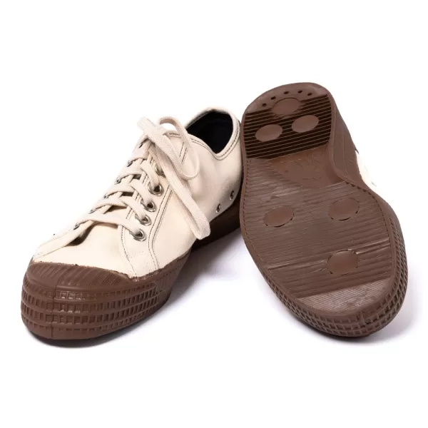 Specials X MJ Novesta X Mj: Natural "Star Master Bicolor" Sneakers